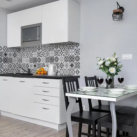 Bright Smrekowa In With Parking By Renters Appartamento *
